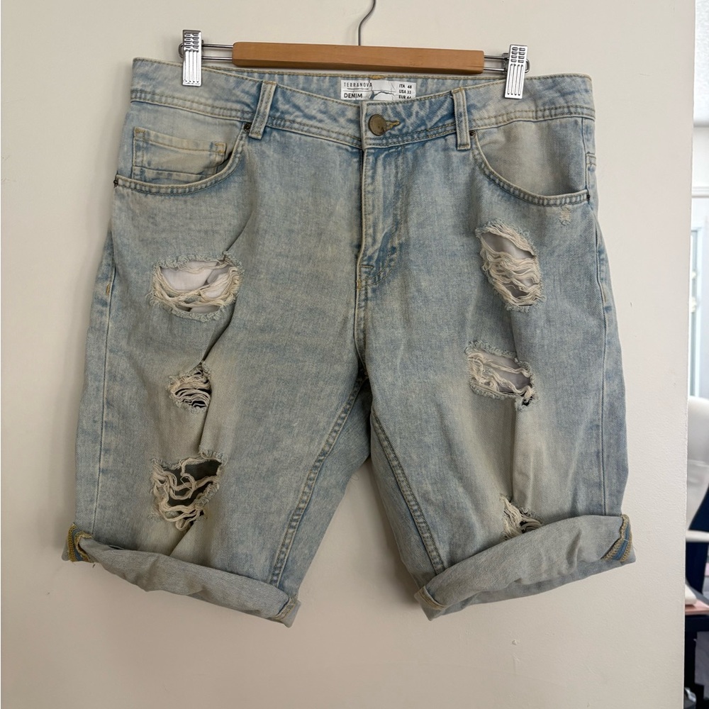 Trendy Distressed Denim Shorts for Men